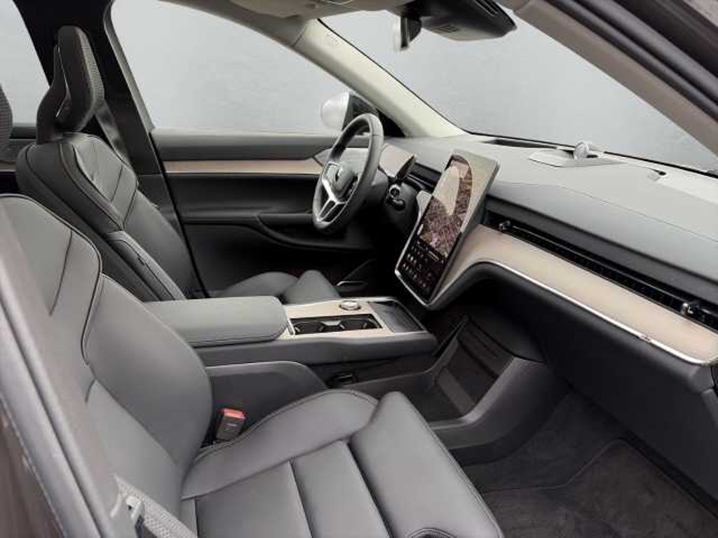 Volvo EX90