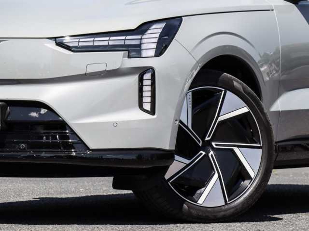 Volvo EX90