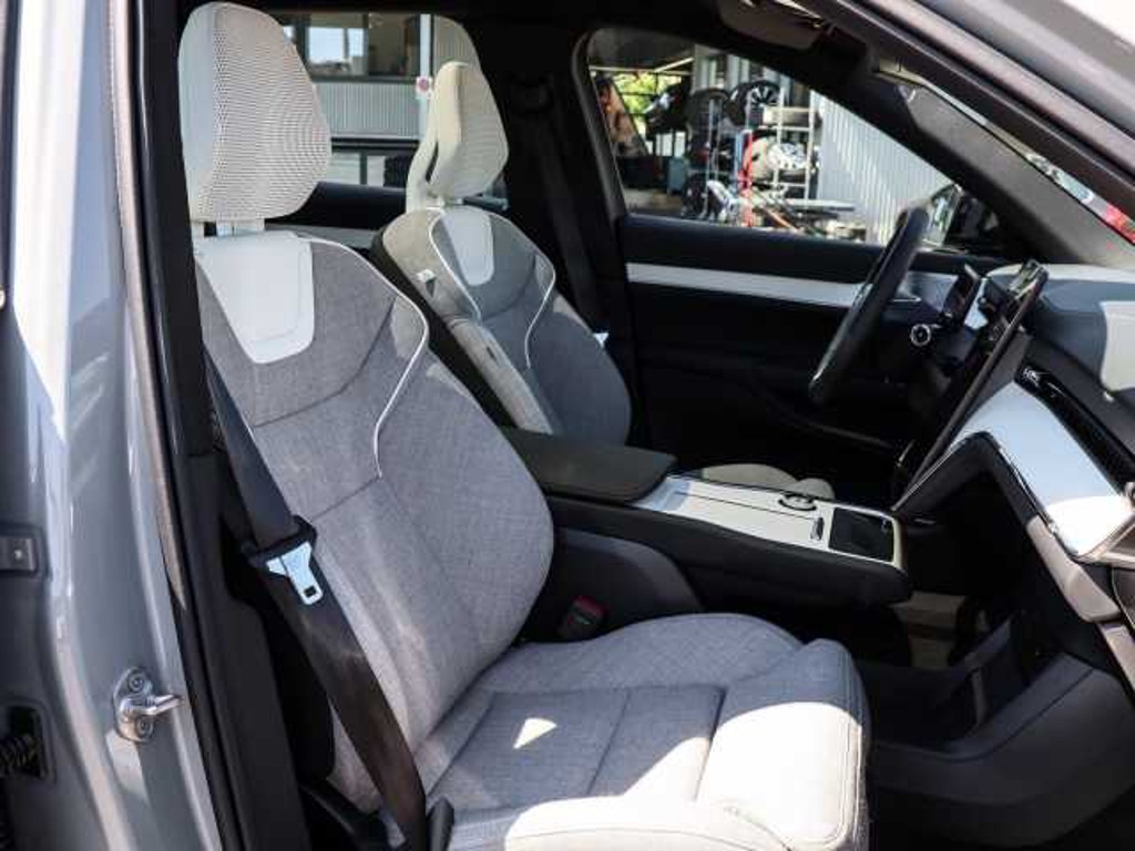 Volvo EX90