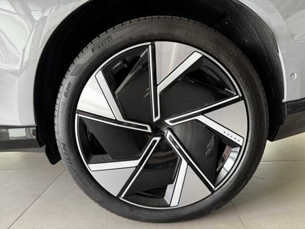 Volvo EX90