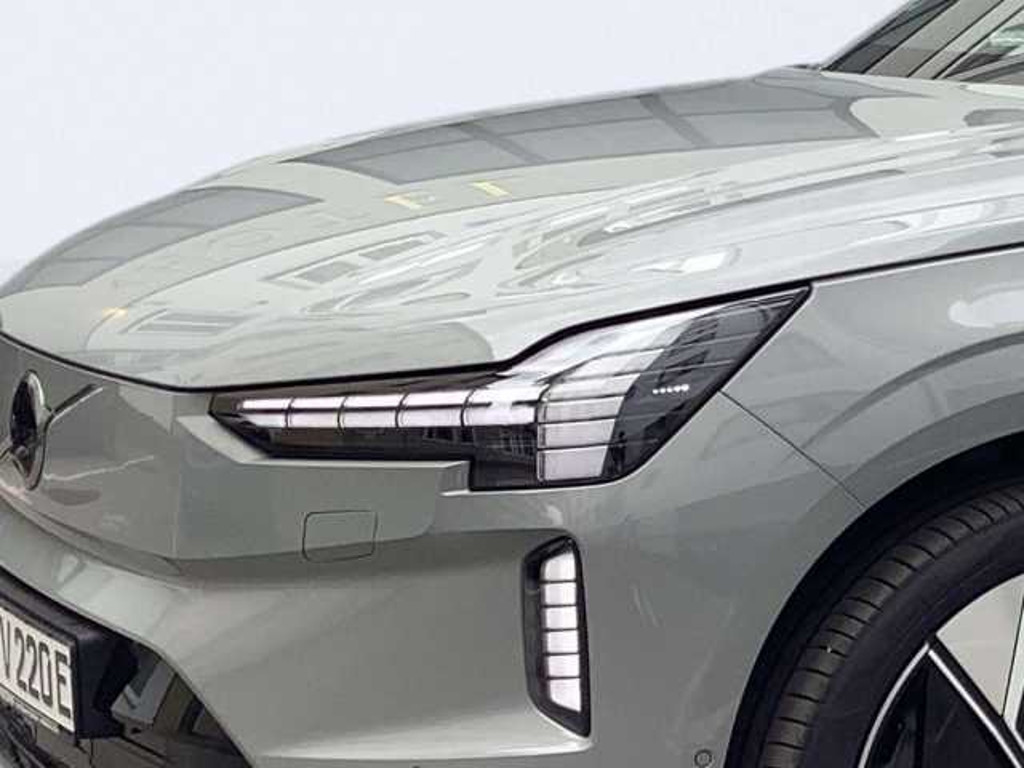 Volvo EX90