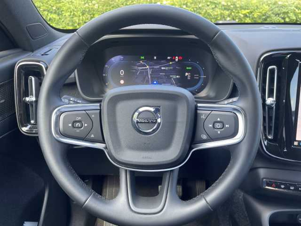 Volvo EX40