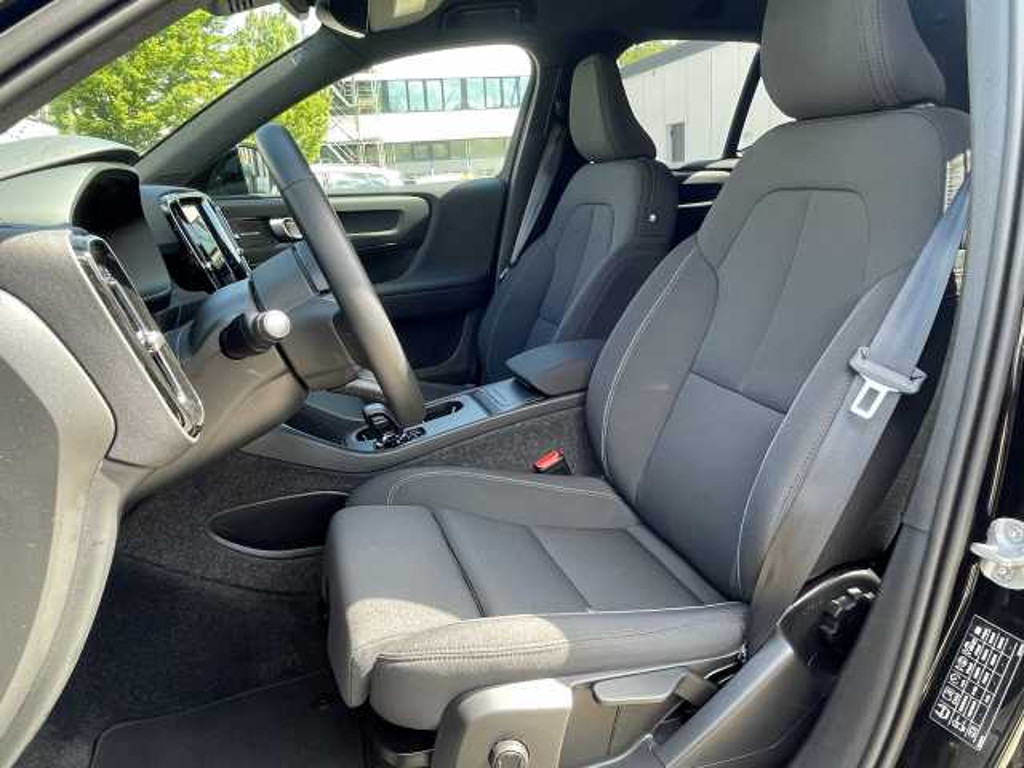Volvo EX40