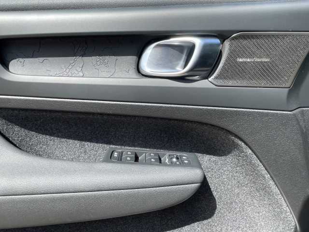 Volvo EX40