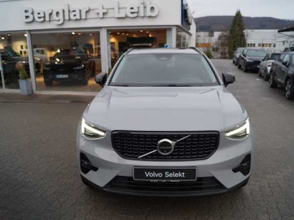 Volvo XC40 Plus Dark