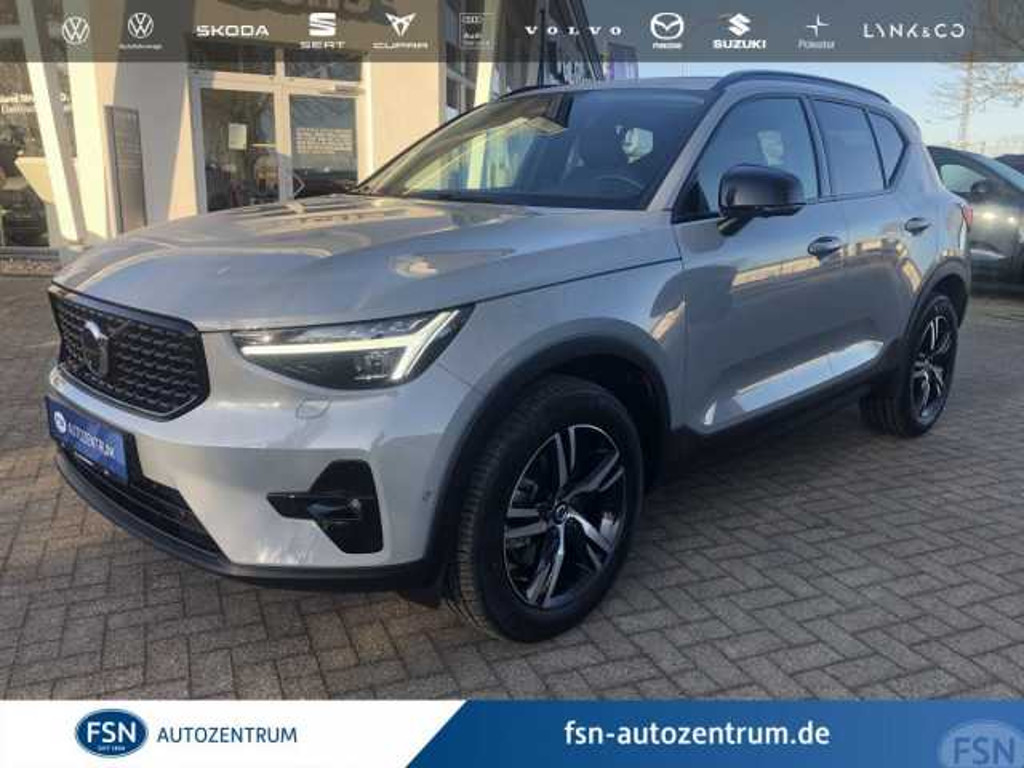 Volvo XC40 Plus Dark