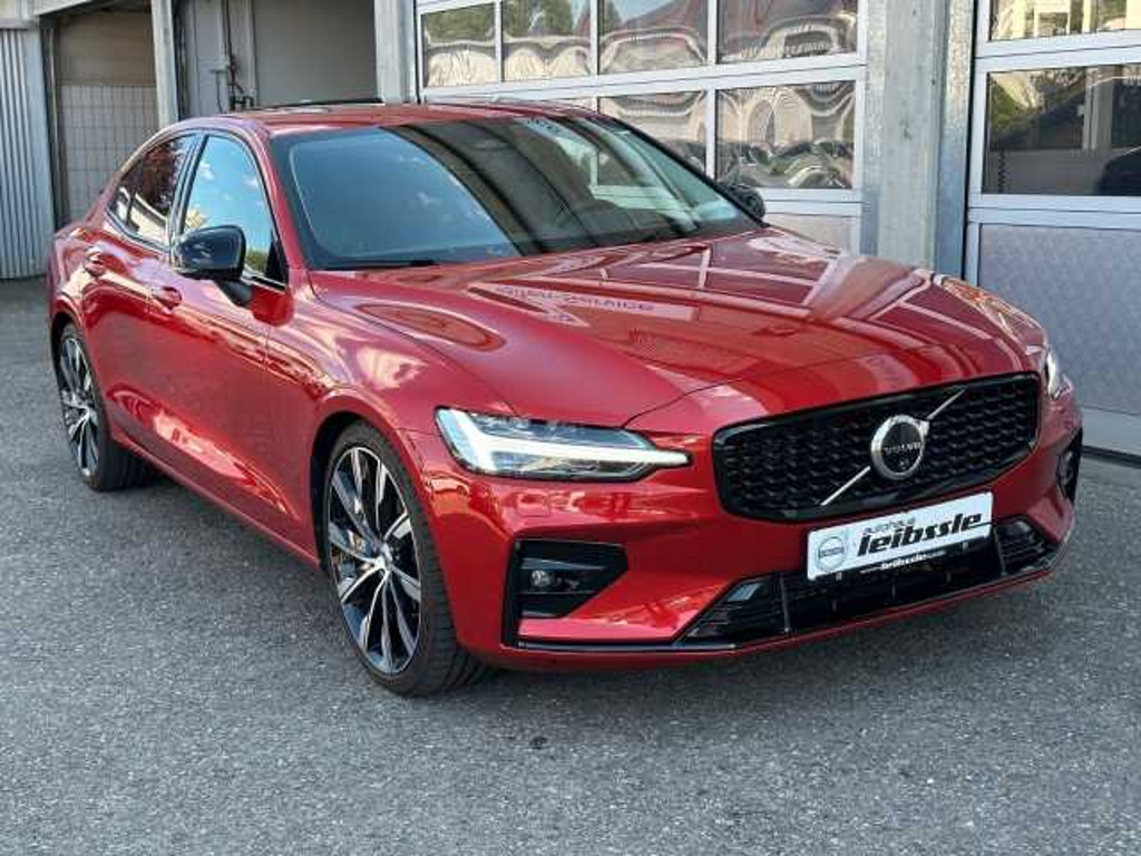 Volvo S60 AWD Ultimate Dark