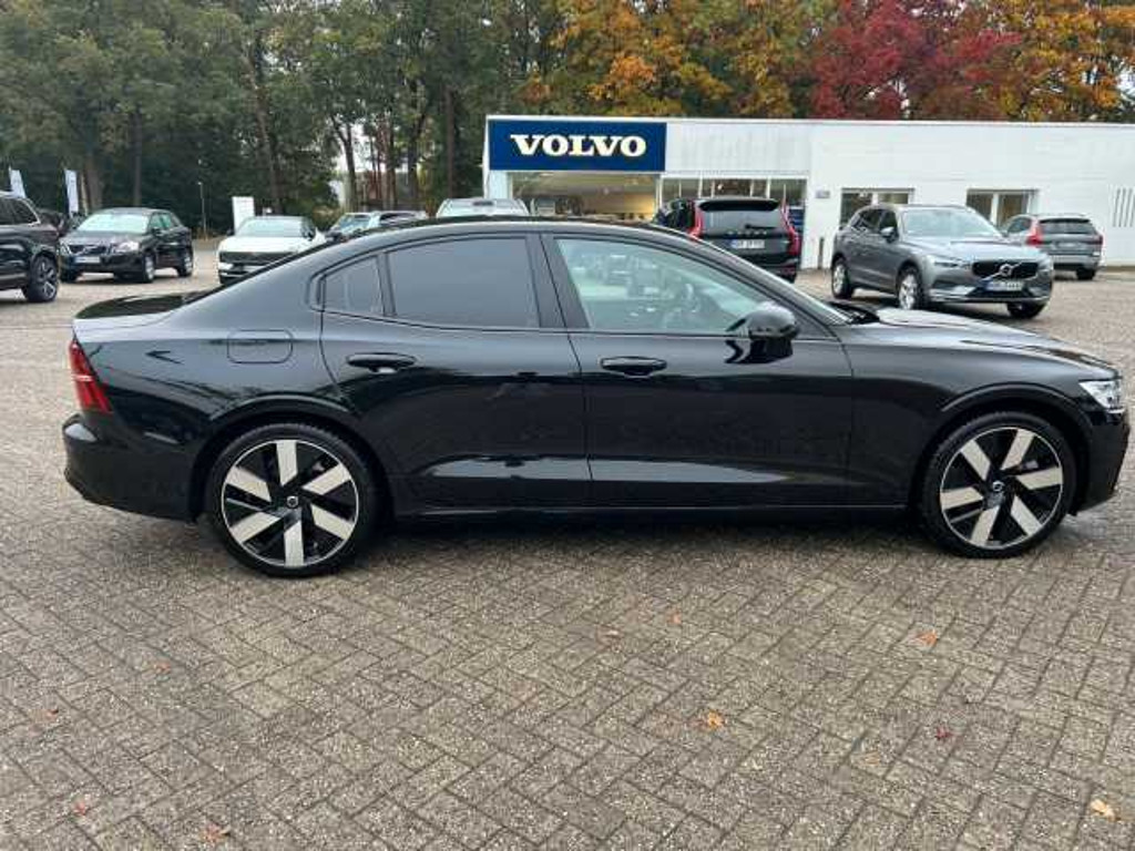 Volvo S60 AWD Recharge Plus Dark