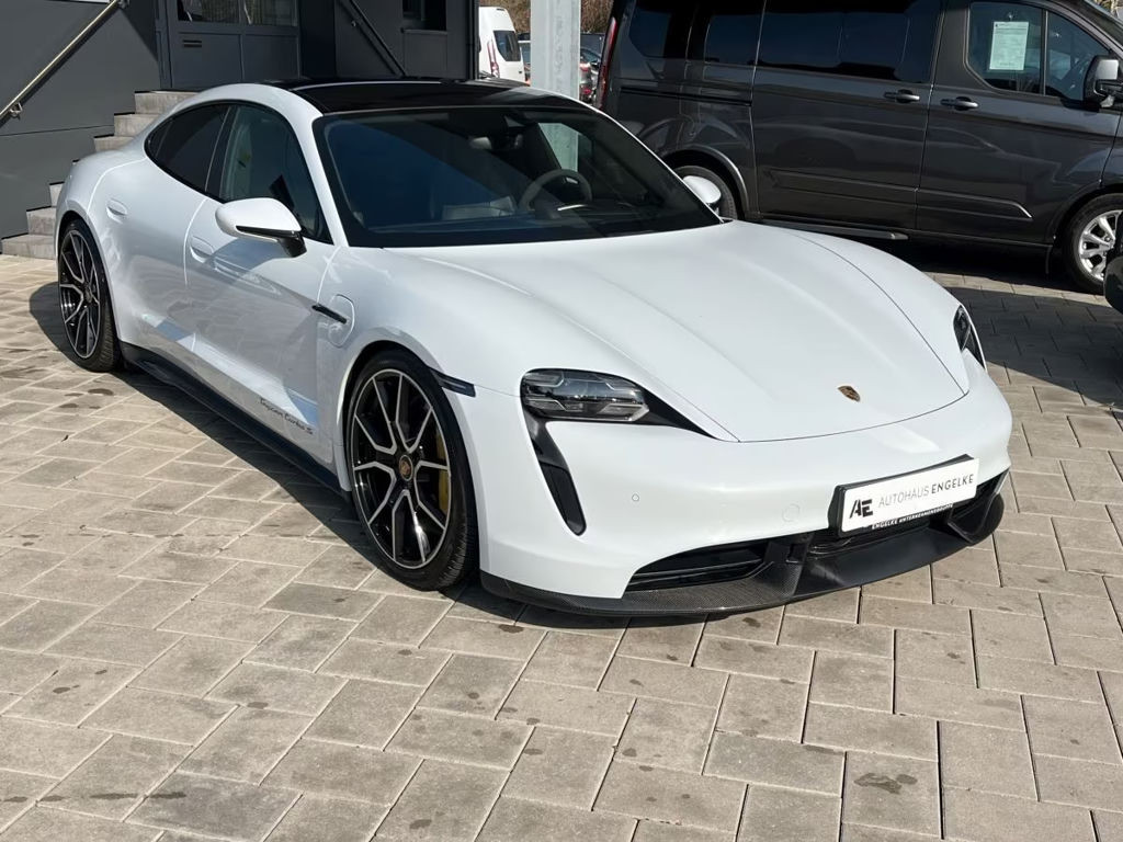 Porsche Taycan S Turbo