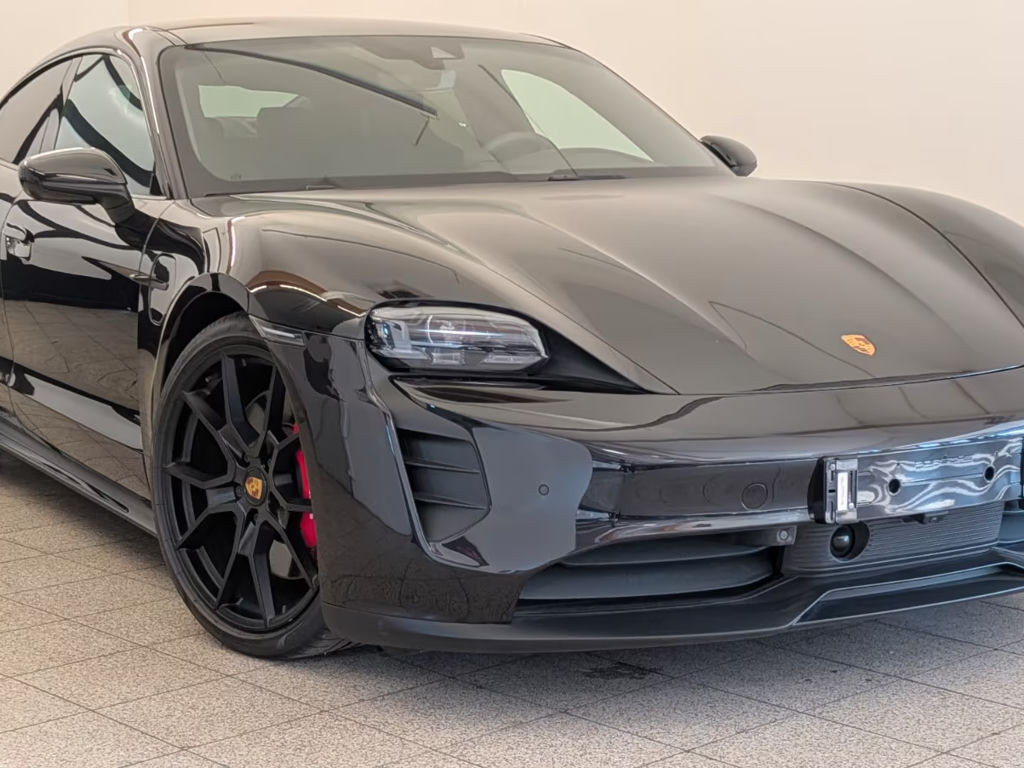 Porsche Taycan GTS