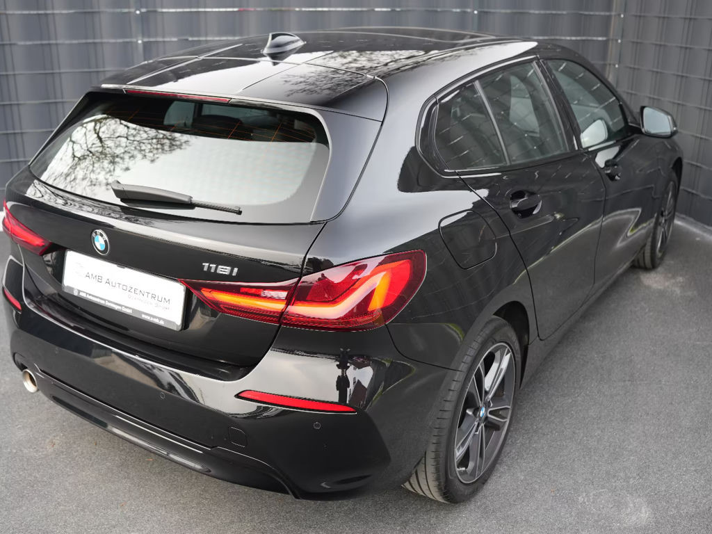 BMW 1 Serie 118 Sport Line Sedan 118i