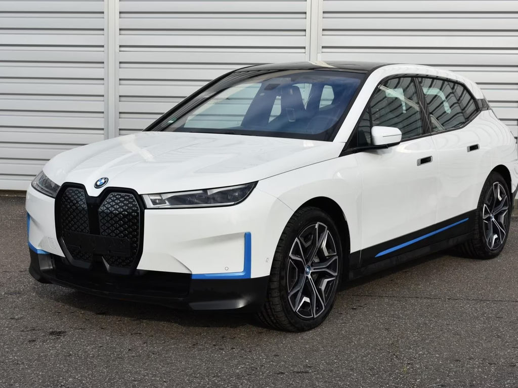 BMW iX xDrive
