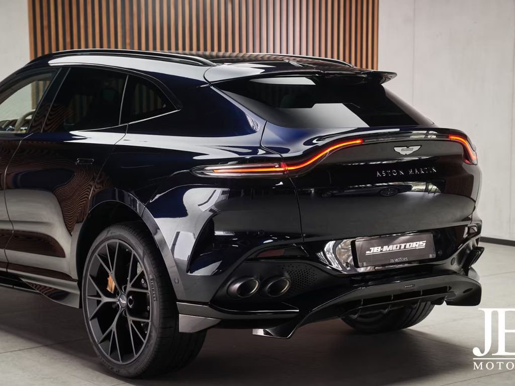 Aston Martin DBX
