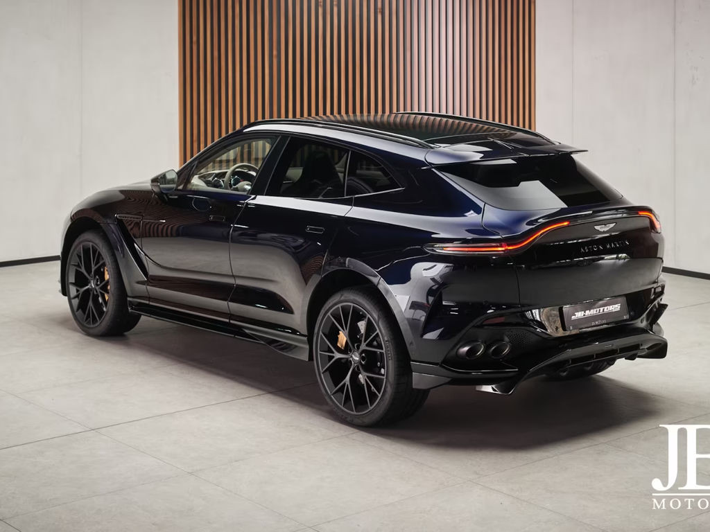 Aston Martin DBX