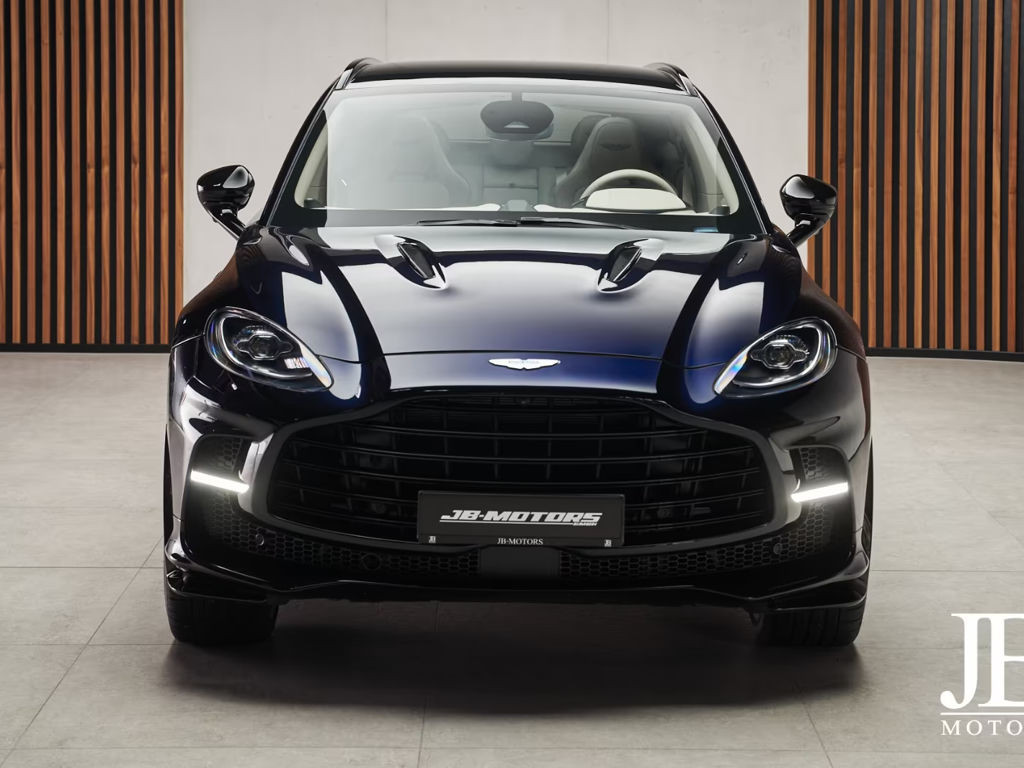 Aston Martin DBX
