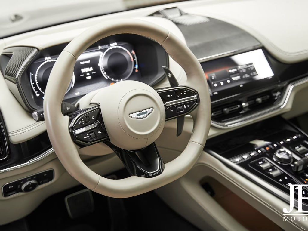 Aston Martin DBX