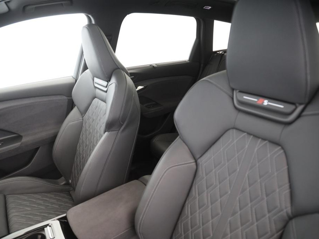 Audi SQ6 e-tron