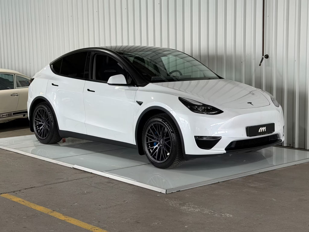 Tesla Model Y Long Range Dual Motor AWD
