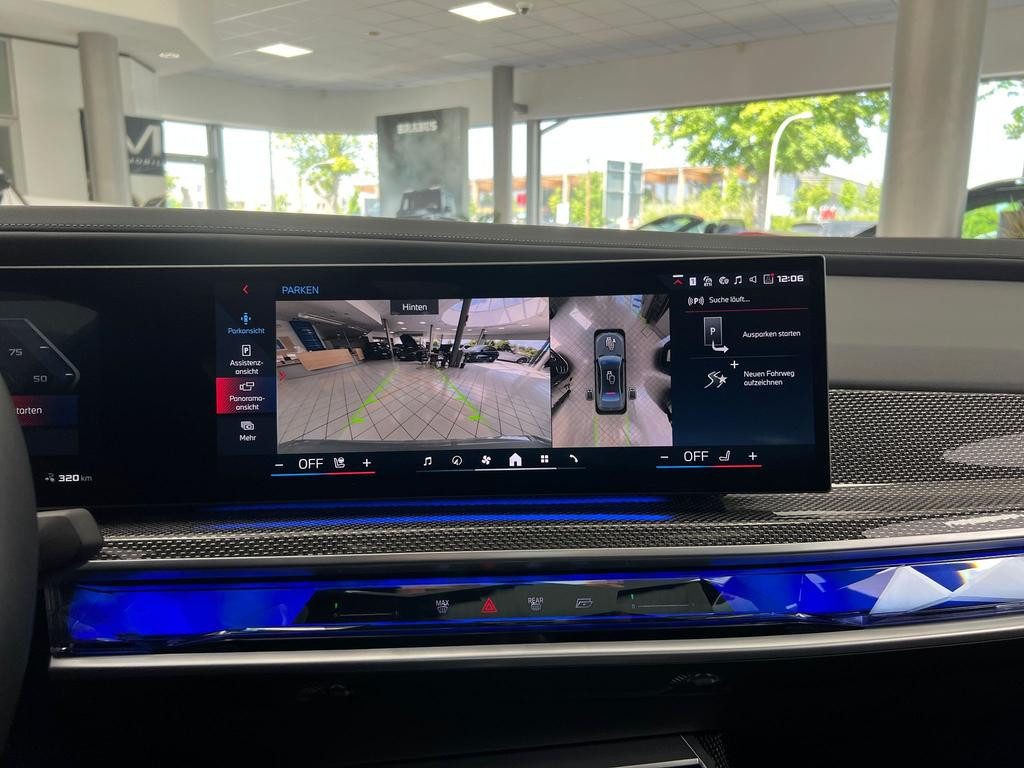 BMW i7