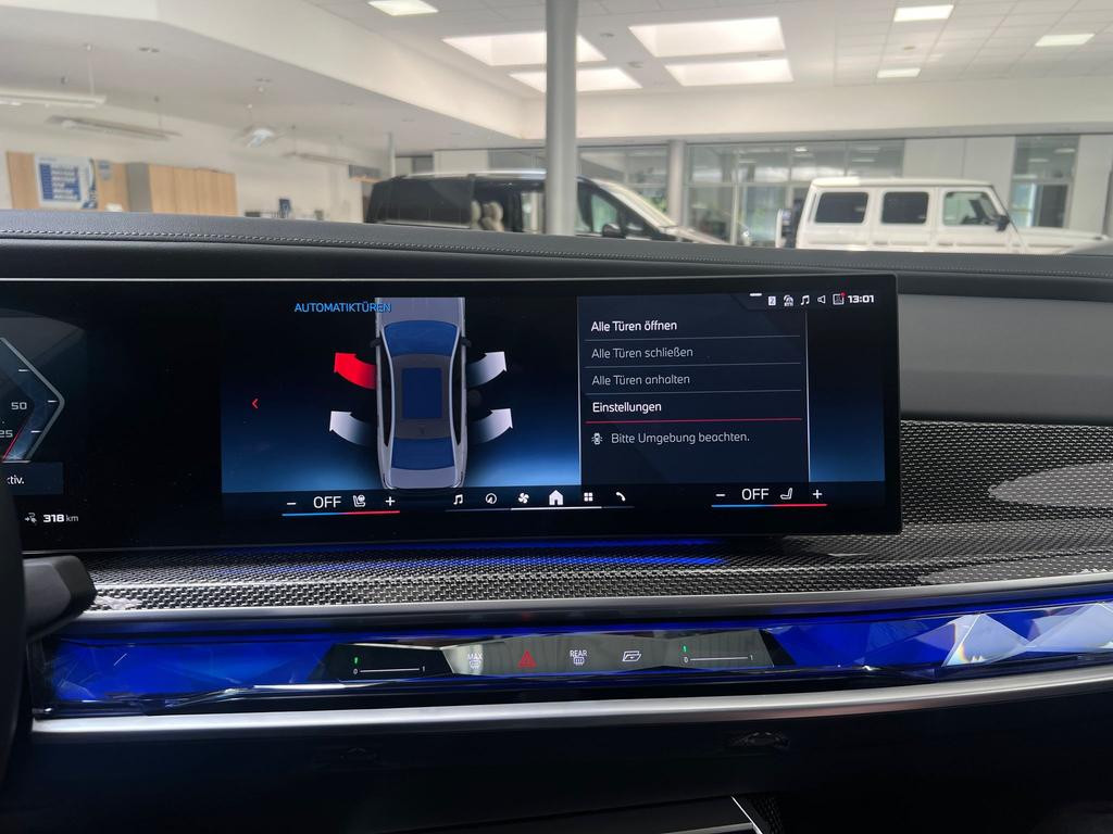 BMW i7