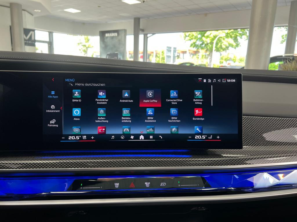 BMW i7