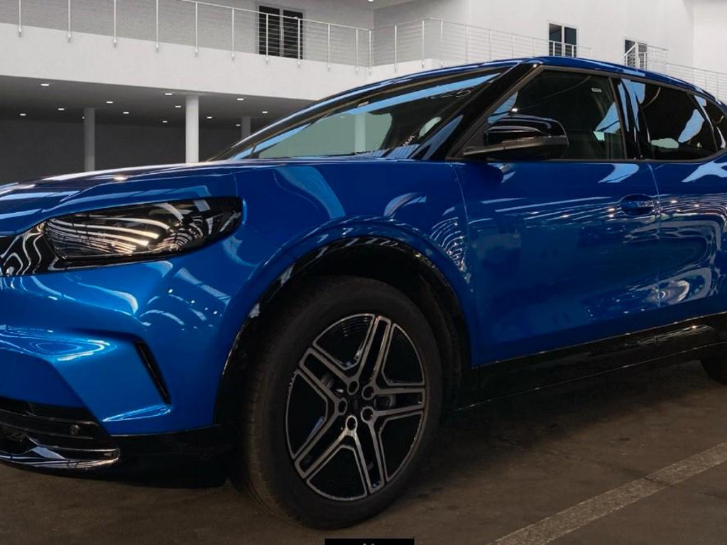 Ford Capri RWD Premium