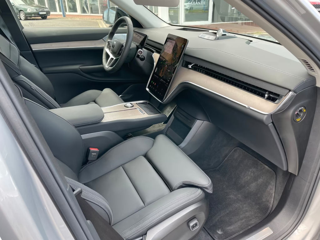 Volvo EX90
