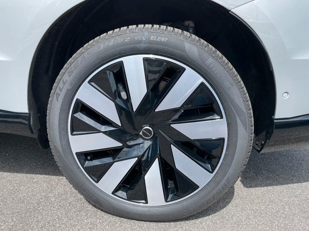 Volvo EX90