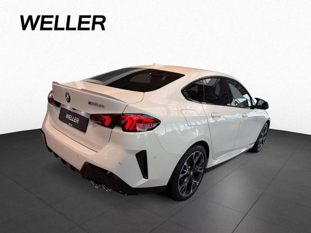 BMW M235