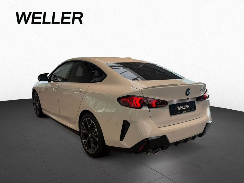 BMW M235