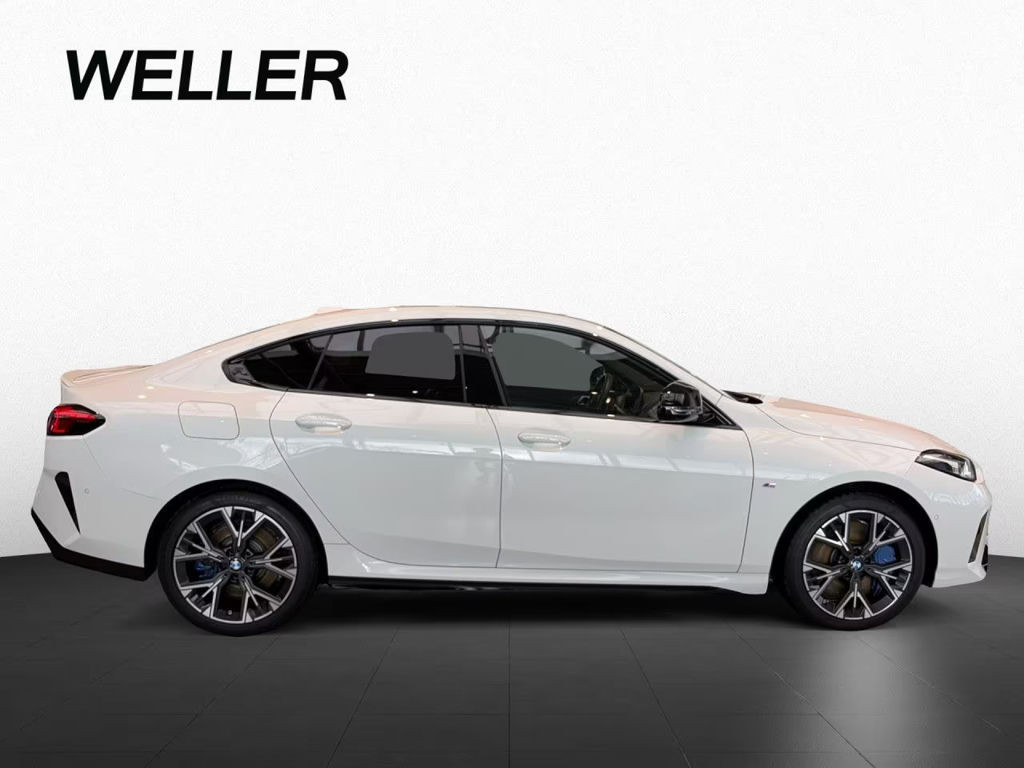 BMW M235