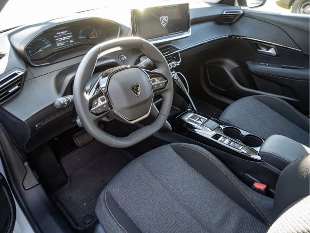 Peugeot e-208
