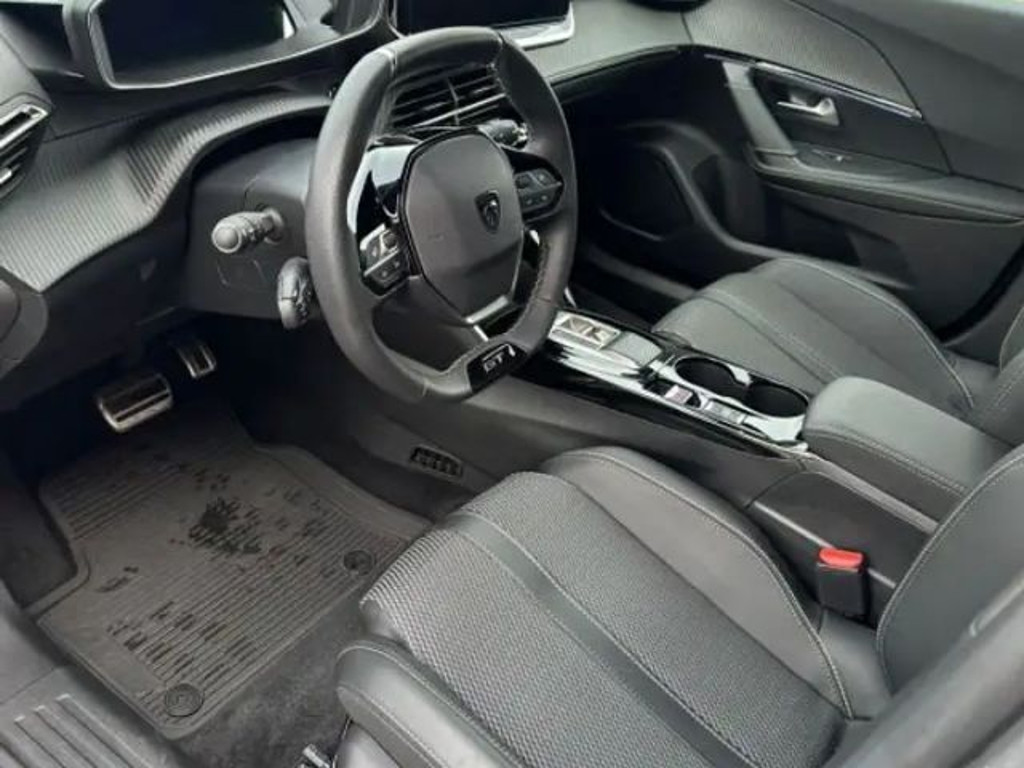Peugeot e-2008