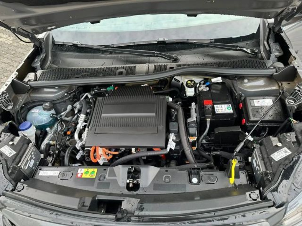 Peugeot e-2008