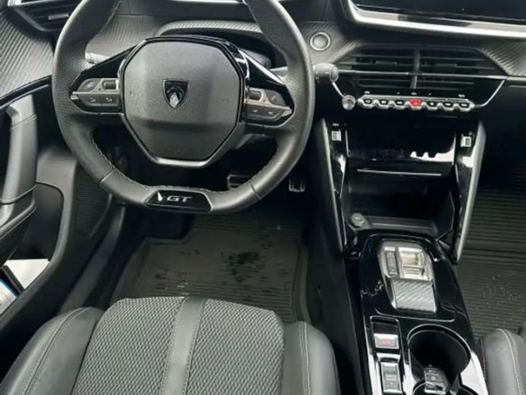 Peugeot e-2008