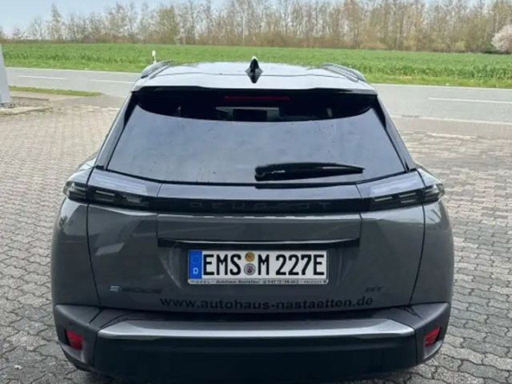 Peugeot e-2008
