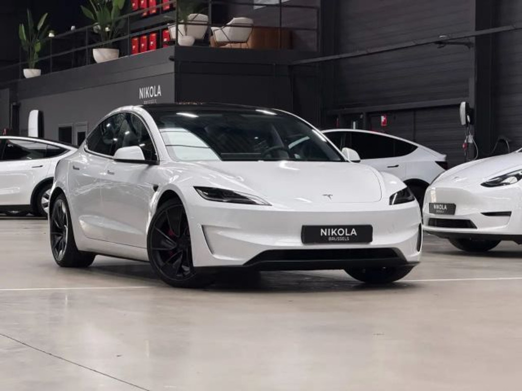 Tesla Model 3 Performance