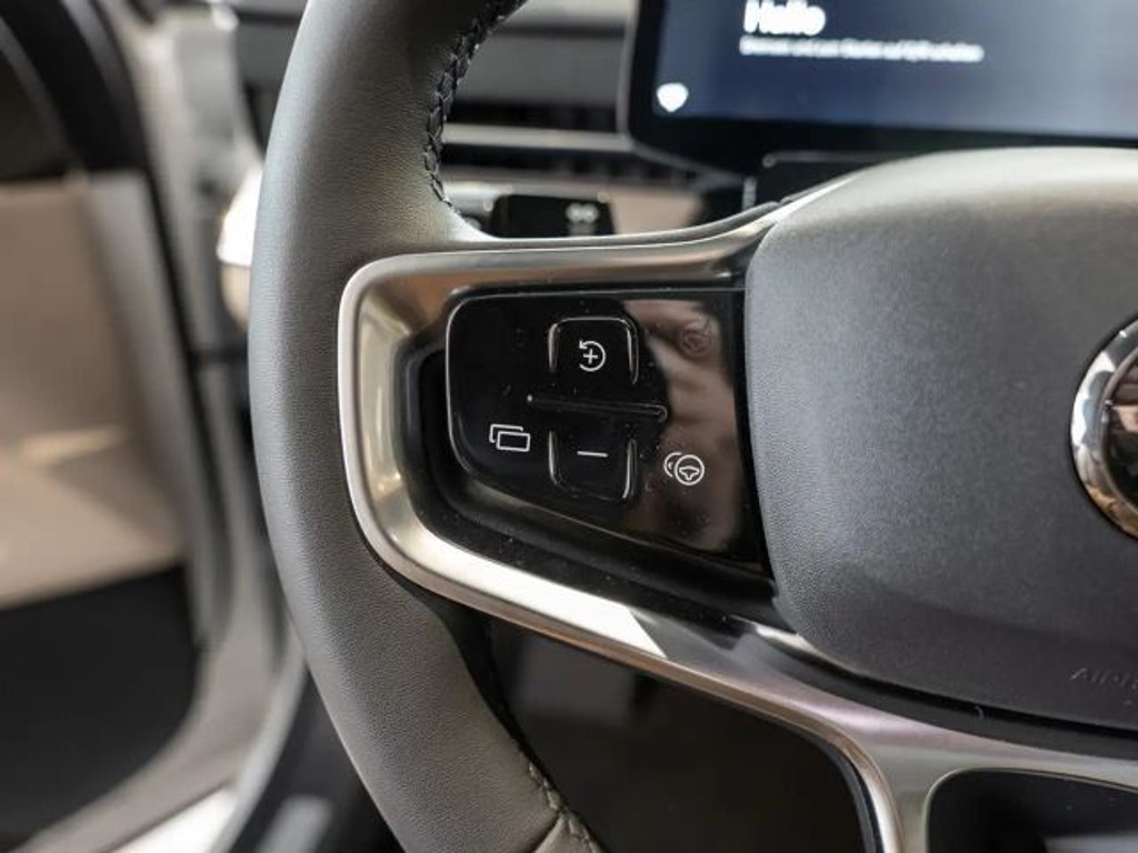 Volvo ES90