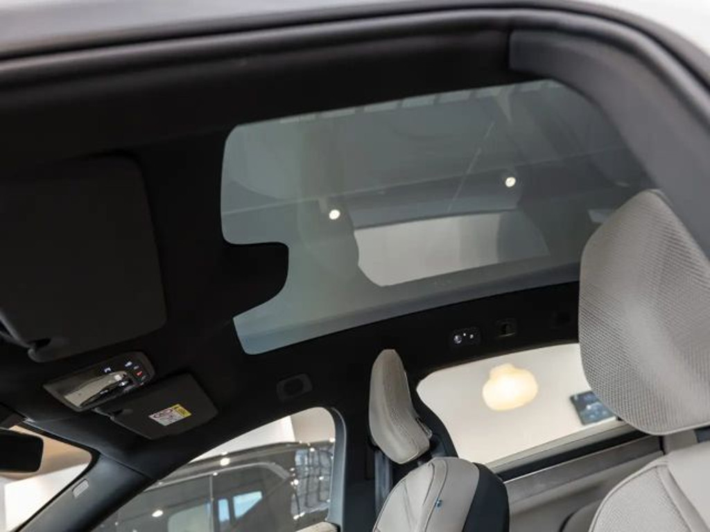 Volvo ES90