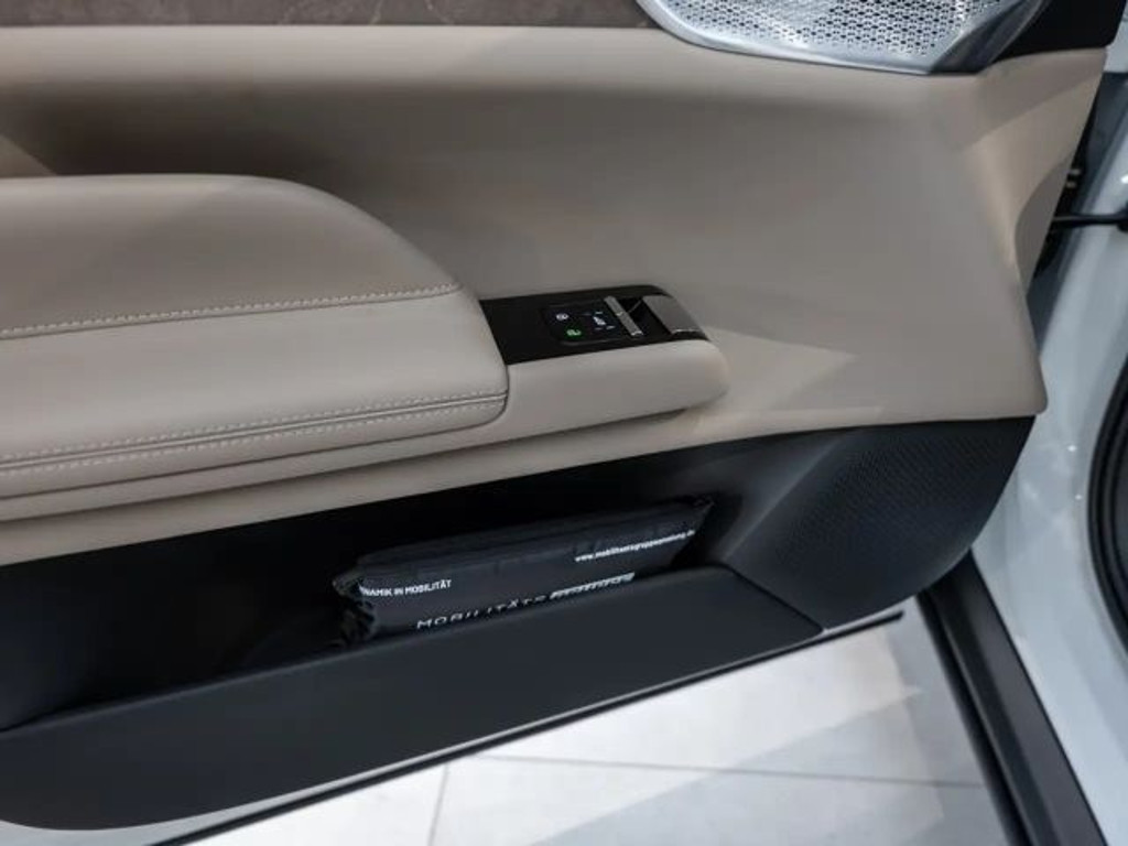 Volvo ES90