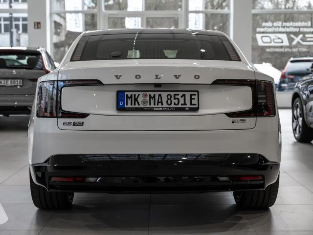 Volvo ES90