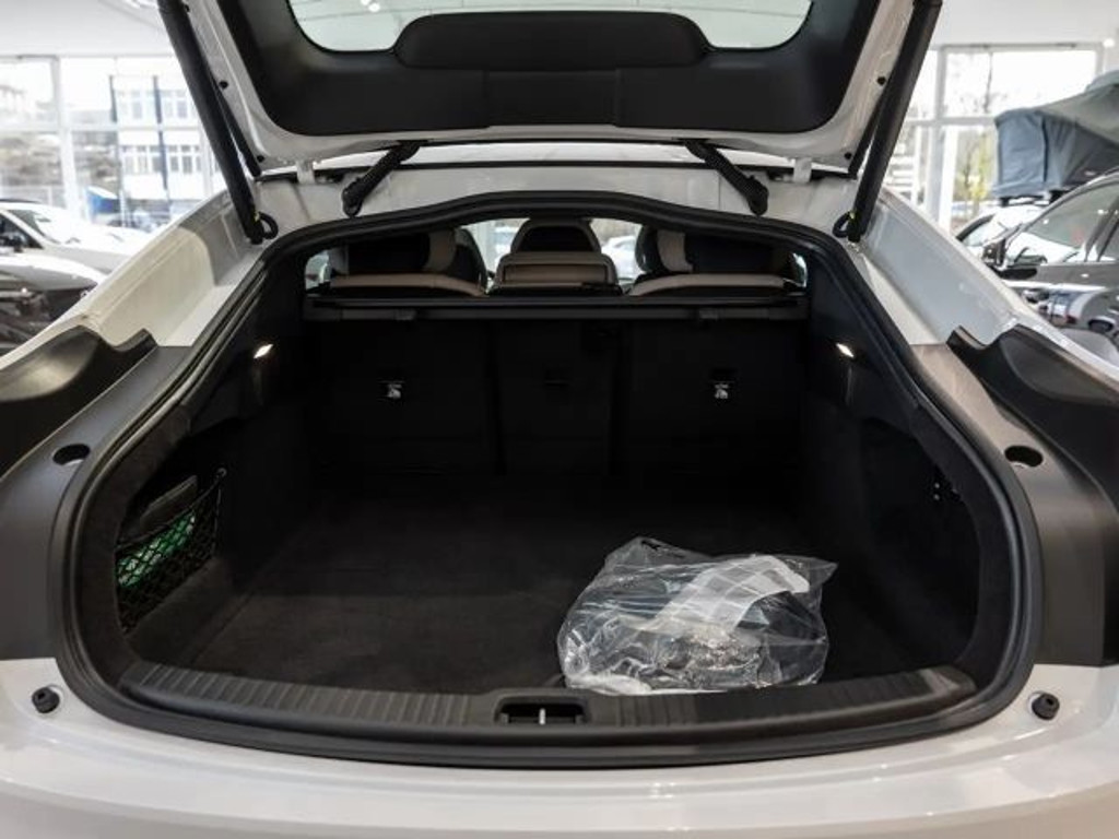Volvo ES90