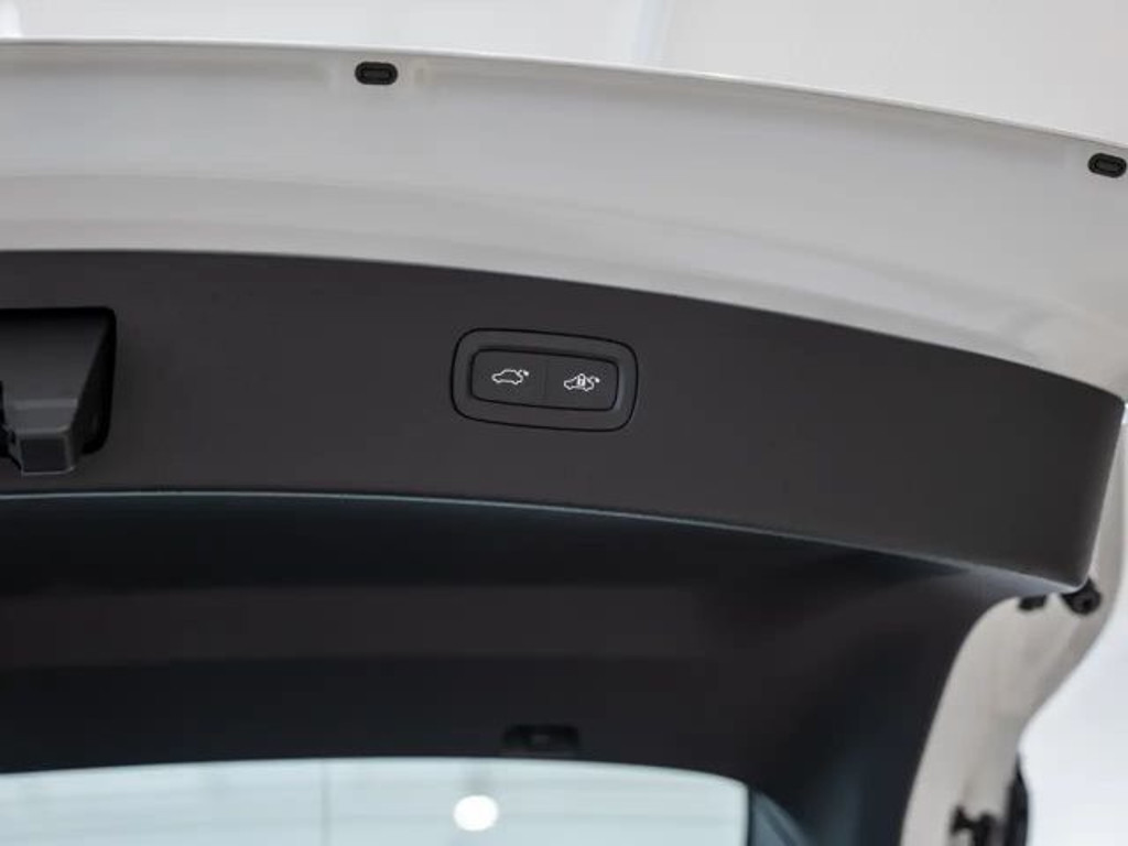 Volvo ES90