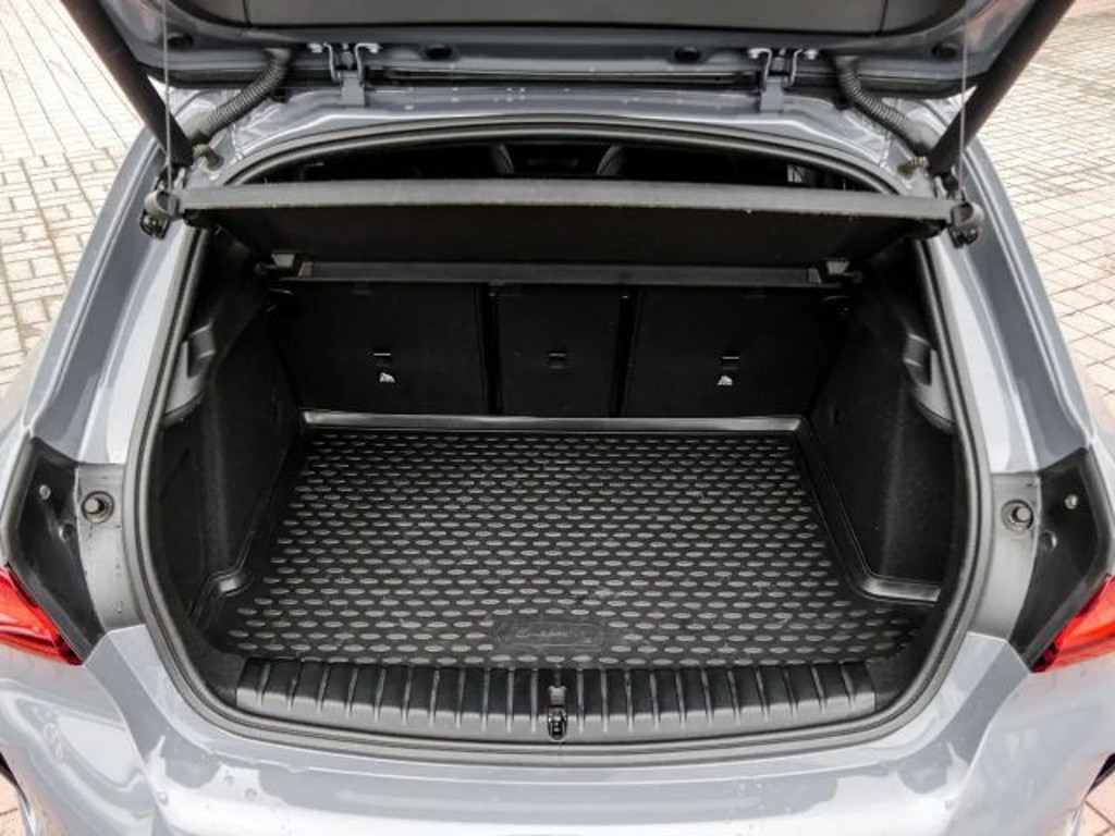 BMW M140i