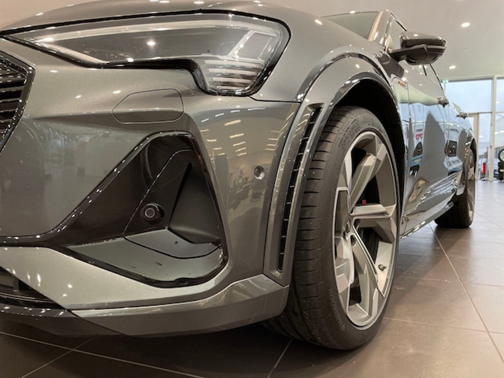 Audi e-tron