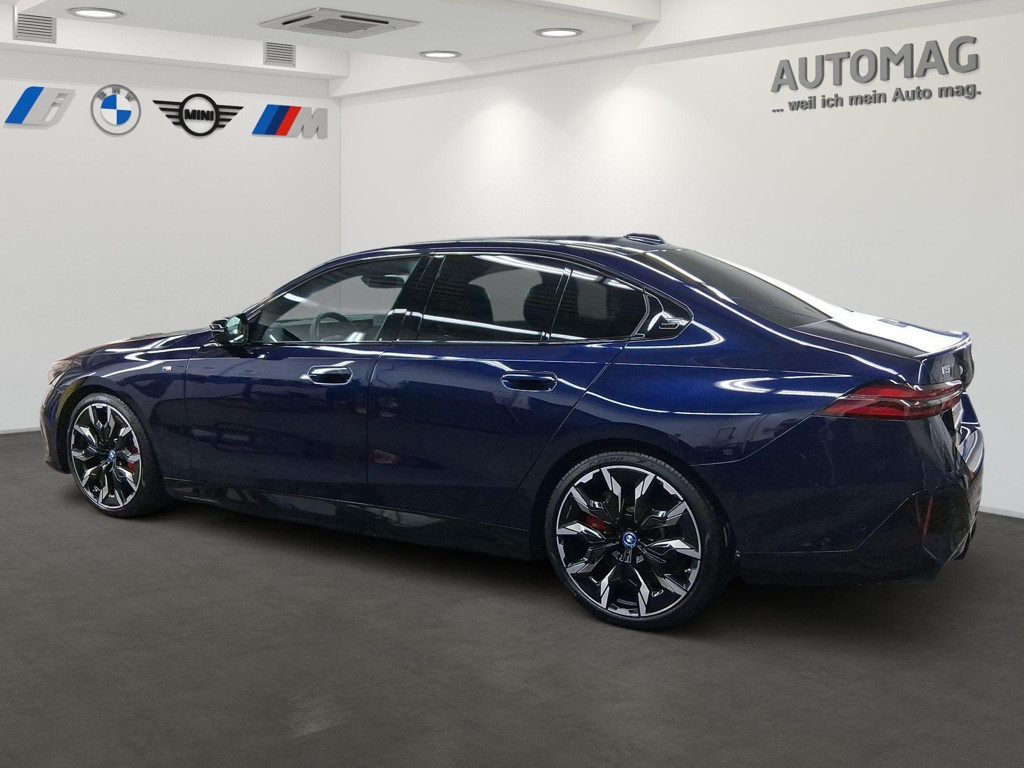 BMW i5