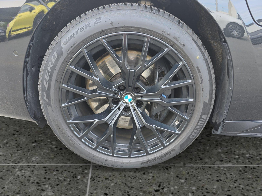 BMW M760