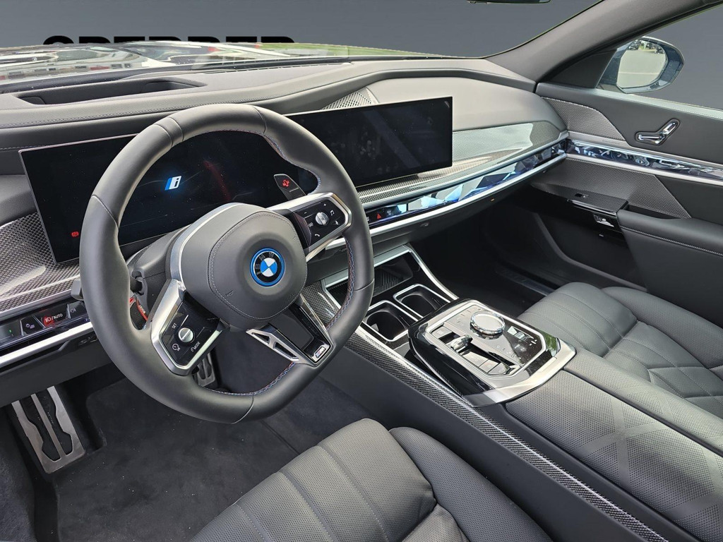 BMW M760