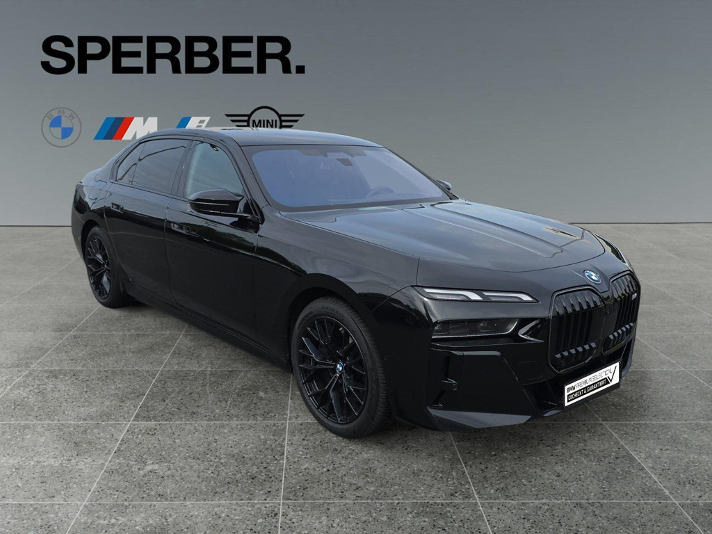 BMW M760