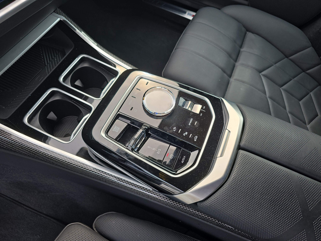 BMW M760